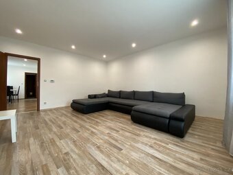 Pronájem domu se zahradou a bazénem, 3+1, 110 m2, Žhery,