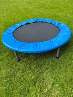 Trampolína