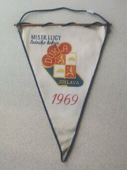 VLAJEČKA MISTR LIGY ČESKÉHO HOKEJE DUKLA JIHLAVA r.1969