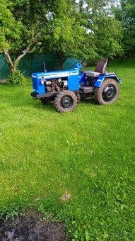 Malotraktor domácí výroby 4x4
