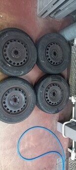 zimní kola 195/65R15 s ráfky 6Jx15