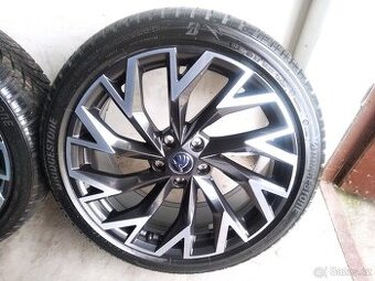 Prodám zánovní zimní alu sadu na Škoda Superb IV R19
