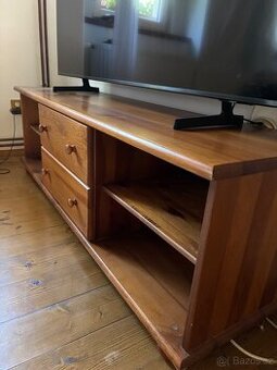 Tv stolek masiv borovice