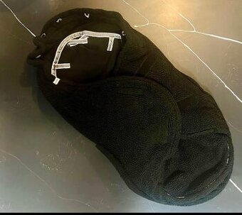 Celořoční FUSAK LODGER jako nový ČERNÝ