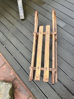 Prodám staré sáňky