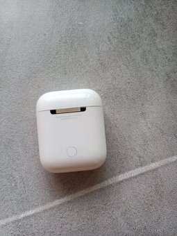 Apple AirPods 1 generace