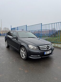 Mercedes-Benz С250, Avantgarde, couvací kamera