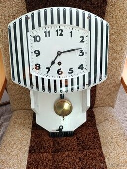 Porcelánové hodiny