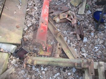 díly traktoru RS 09