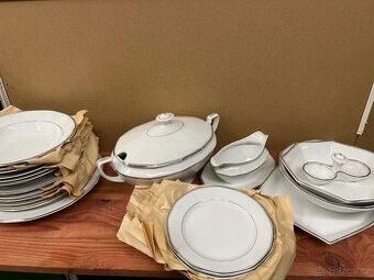 Prvorepublikový jídelní servis RFH Chodov - 1