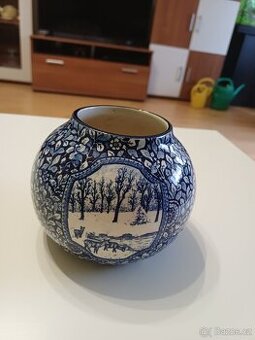 Starožitná vázička