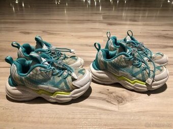 Tenisky pro dvojčátka, vel. 29