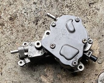 Naftové čerpadlo s vývěvou motor 2.0 TDI 103 kw Vw BRT