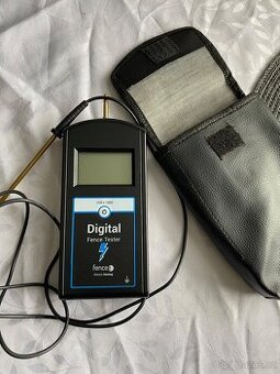 Zkoušečka napětí ohradníku