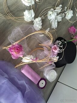 Dekorace na auto ženicha a nevěsty