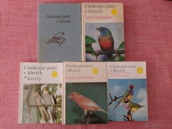 Ptáci - Cizokrajní ptáci v klecích.