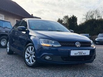 VW Jetta 1.6TDi NAVI-MANUAL-SERVIS