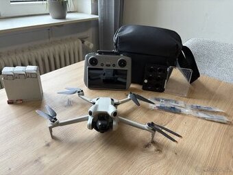 DJI Mini 4 Pro Fly More Combo