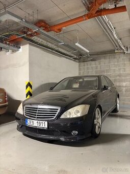 Mercedes-Benz S-Class (W221)