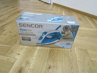 Zcela nová napařovací žehlička Sencor SSI 2800BL
