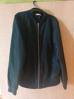 Pěkná, tmavě modrá, jarní-podzimní bunda vel.158