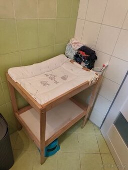 Přebalovací pult Ikea