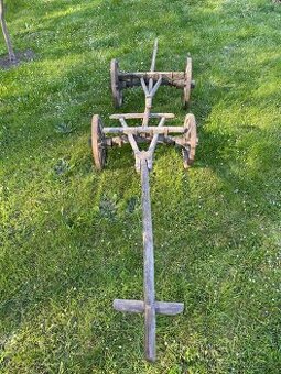 Dřevěný žebřiňák  - podvozek vozu