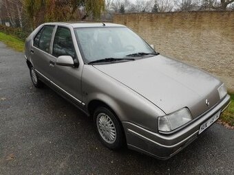 Renault 19 I světle hnědá metalíza
