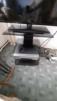 Stolek pod TV ZA ODVOZ