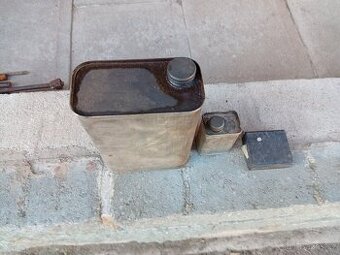 Retro plechovky na opej