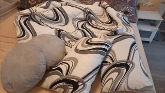 Přehoz na postel a 4 dekorační polštáře