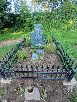 Ohrada,ohrádka ke hrobu, kované prvky