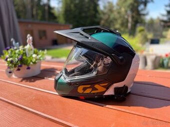 Prilba BMW GS Carbon 2026 Tramontana