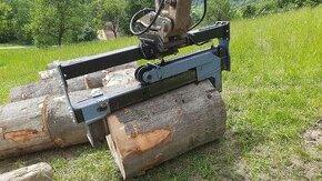 Hydraulická štípačka na dřevo, upnutí na bagr/ vyvážečku - 1