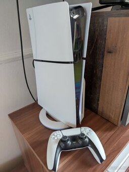PS5 slim v záruce do 7/26 s mechanikou