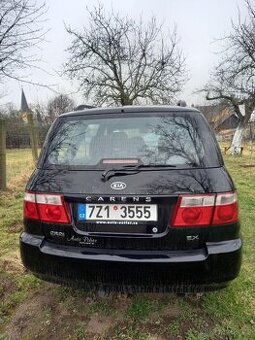 Auto Kia Karens V dobrém stavu a jezdí dobře