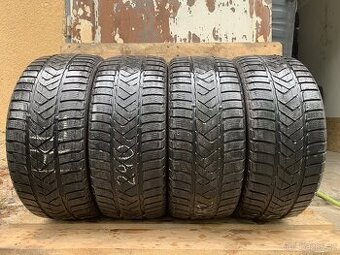 4ks 235/35/19 Pirelli Sottorezo/2016/91V/zimní 5.5m