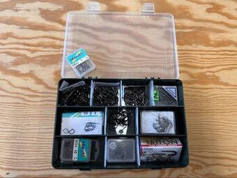 VELKÝ SET NOVÝCH HÁČKŮ + BOX - 1