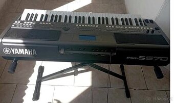 YAMAHA PSR S 670