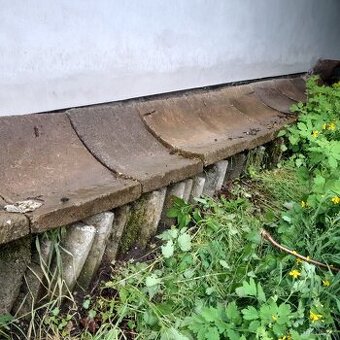 Žlabová koryta, betonové žlaby.