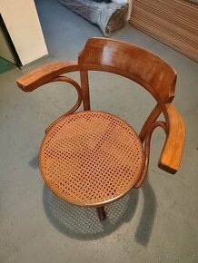 Kancelářské křeslo typu THONET otočné - šroubovací mechanism