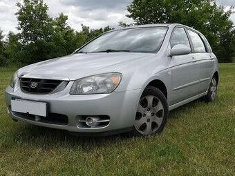 KIA CERATO 2004 BENZÍN DIGIKLIMATIZACE