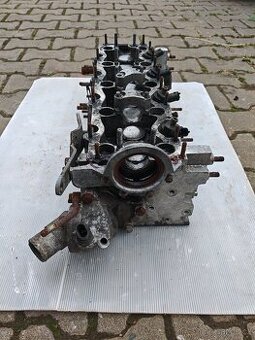 Hlava motoru Iveco Daily 35c13 2.8 JTDI 92kw