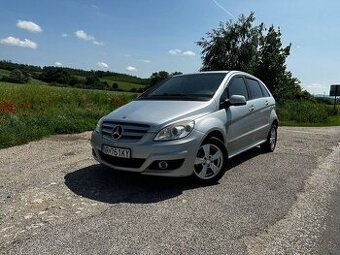 Mercedes-Benz B180