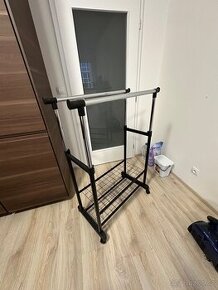 Dvouřadý věšák s policemi - 1