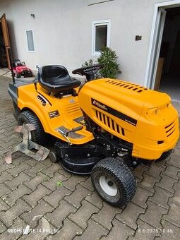 zahradní traktor