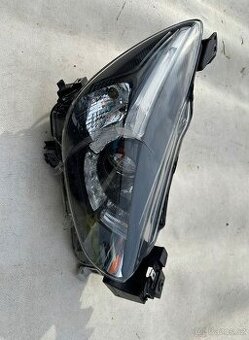 Mazda 2 DD, LED pravý přední světlomet