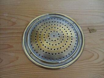 Větrací mosazné mřížky prům.12cm patina na špajzky