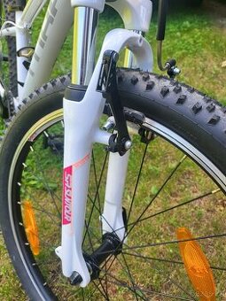 Dětské kolo Cube ACID 240 DISC actionteam