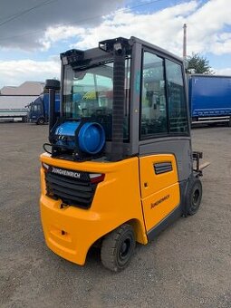 Jungheinrich TFG320s 2022 rok